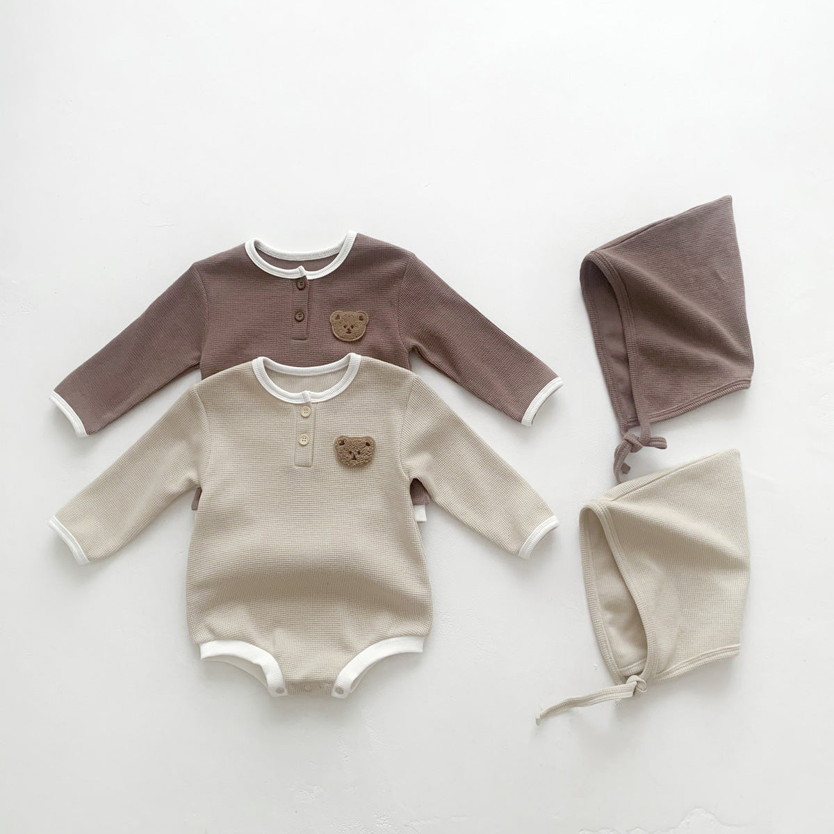 Ensemble Bébé 3 Pièces en Coton – Combinaison à Manches Longues + Bonnet – Printemps & Automne (0 à 12 mois)